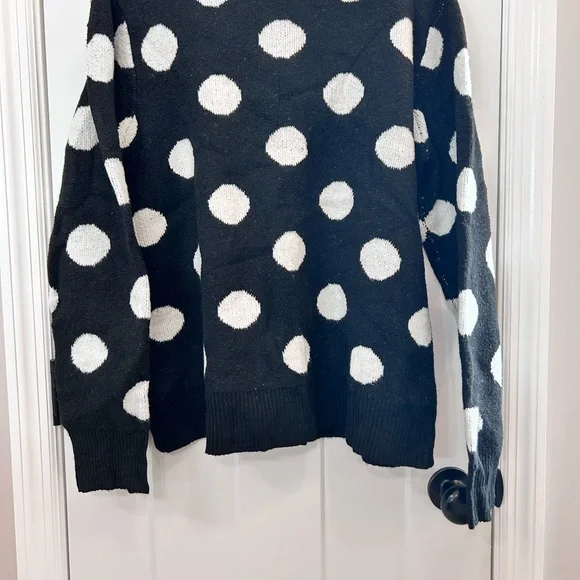 Time and Tru Black and White Polka Dot Sweater - Picture 2 of 4